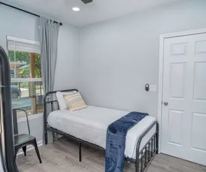 Photo 5 - Newly Remodeled 4BR 2BA Near Amazing Downtown