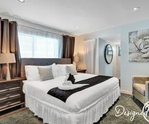 Photo 4 - Modern 5BR with Private Heated Pool