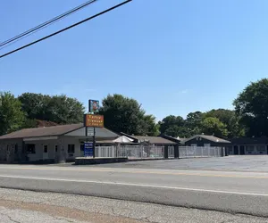 Photo 2 - Yellow Diamond Inn