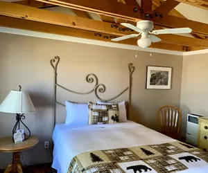 Photo 4 - Tioga Lodge At Mono Lake
