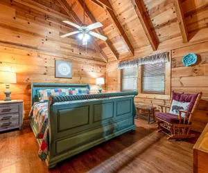 Photo 5 - Bean Pot 1 Bedroom Cabin by RedAwning