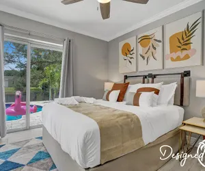 Photo 3 - Family vacation 6 Br with Heated Pool