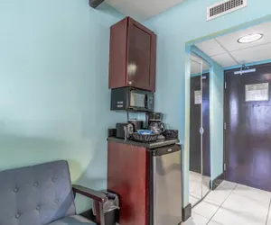 Photo 2 - 201 Little Harbor Inn