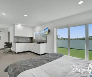 Photo 2 - 3-storey Home with Beautiful Lake View