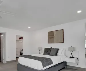 Photo 5 - 3-storey Home with Beautiful Lake View