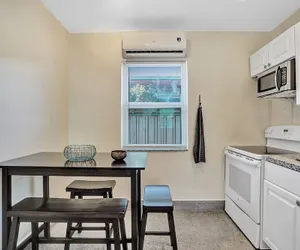 Photo 4 - Hollywood Beach Broadwalk Family Vacation Home