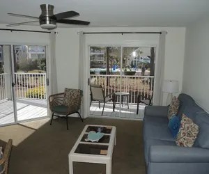 Photo 2 - 1204m 1 Bedroom Condo by Redawning