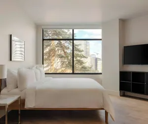 Photo 4 - Sonder by Marriott Bonvoy Pivot Apartments Capitol Hill