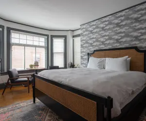 Photo 5 - Chart House Inn