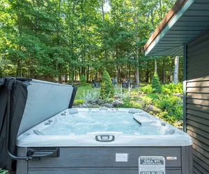 Photo 2 - Rustic Retreat