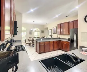 Photo 5 - Fantastic 7 Bed 6 Bath In Prestigious Gated Comm. 7 Bedroom Villa by Redawning