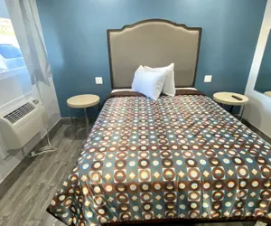 Photo 2 - Dixie Motel