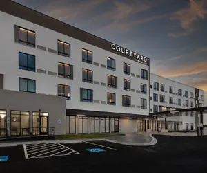Photo 2 - Courtyard by Marriott Conway