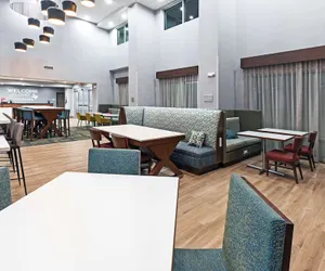 Photo 5 - Hampton Inn & Suites Canyon