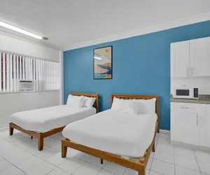 Photo 4 - Hallandale Beach Vacation Home Pool Miami