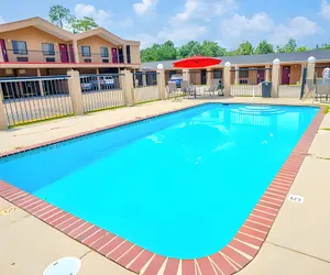 Photo 2 - OYO Hotel Opp Al, Floral Hwy