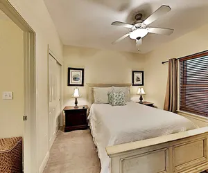 Photo 3 - Crystal Shores West by Southern Vacation Rentals