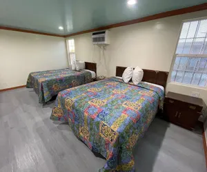 Photo 3 - Hilltop Motor Inn