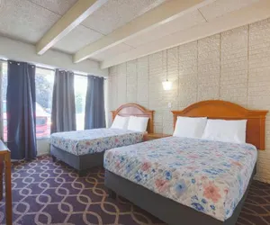 Photo 2 - Sonrise Inn Lincoln Hwy By OYO