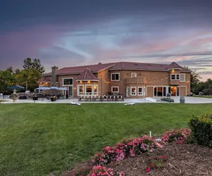 Photo 2 - Wilson Creek Manor By Avantstay Sleeps 10! Amazing Estate w/ Pool & Game Room
