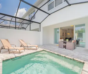 Photo 2 - Your Orlando Retreat: Warm and Welcoming Townhome