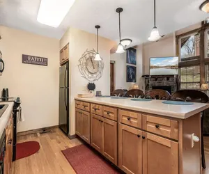 Photo 4 - Bear Hug - Cabin Comfort - Outdoor Pool - Walking Trails -family/group Fun!