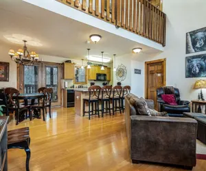 Photo 3 - Bear Hug - Cabin Comfort - Outdoor Pool - Walking Trails -family/group Fun!