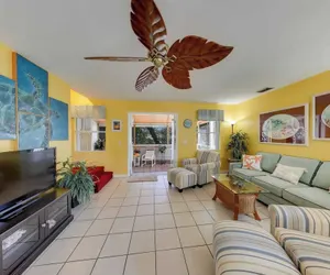 Photo 2 - Duval Sea Turtle by Avantstay Great Location Close to Shops Shared Pool!