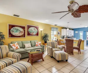 Photo 5 - Duval Sea Turtle by Avantstay Great Location Close to Shops Shared Pool!