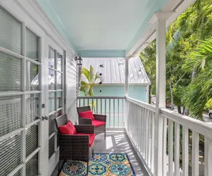 Photo 4 - Southard Getaway by Avantstay w/ Covered Patio, Great Location & Shared Pool! Week Long Stays