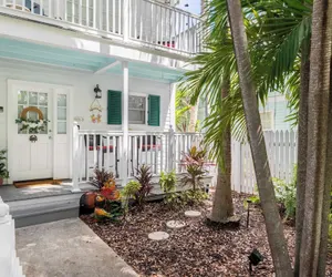 Photo 5 - Southard Getaway by Avantstay w/ Covered Patio, Great Location & Shared Pool! Week Long Stays