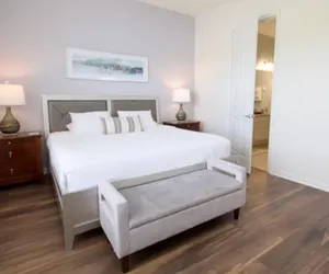 Photo 4 - Penthouse Lake View 3 Bed Condo Convention Center 3 Bedroom Condo by RedAwning
