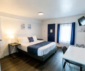 Photo 2 - Anchor Bay Inn and Suites