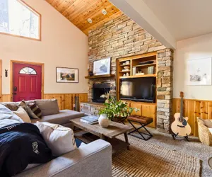 Photo 5 - 2 Cabins, Close to the Lake Hot Tub, Game Loft, Deck, 6bdr Jumper & Jackhorn