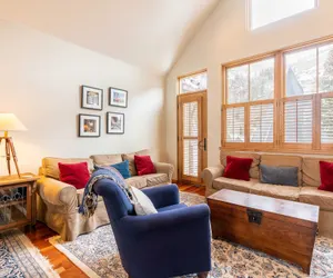 Photo 5 - Owl Meadows 24 by Avantstay Walking Distance to Town & Slopes!