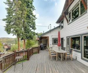 Photo 4 - Hillside Overlook by Avantstay Quiet Mountain Getaway w/ Incredible Views!