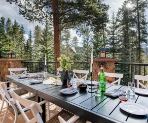 Photo 4 - Cherry Ridge by Avantstay Incredible Mountain Mansion w/ Game Room, Hot Tub & Views!!