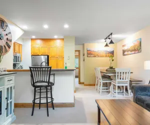 Photo 3 - Cimarron Lodge 14 by Avantstay Ski-in/ski-out Property in Complex w/ Two Hot Tubs! Permit#3601