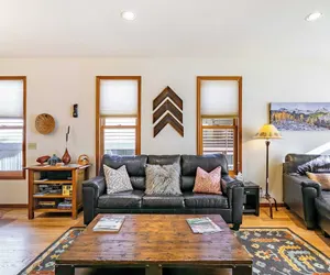 Photo 5 - Pacific Street Townhome 514b by Avantstay Cute Townhouse in the Heart of Telluride!