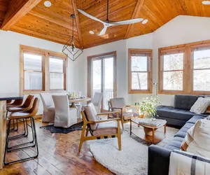 Photo 2 - Murdock by Avantstay Cozy Townhouse w/ Hot Tub Walk To Park City Mountain!