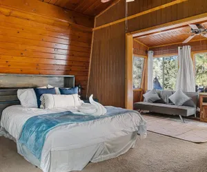 Photo 2 - Serenity by Avantstay Serenity Big Bear Cabin! With Fire Pit, Bbq!