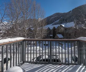 Photo 2 - Plunge E by Avantstay Gorgeous Townhouse in DT Telluride!