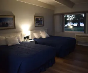 Photo 3 - Lake Cadillac Resort