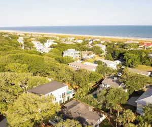 Photo 2 - Lumie by Avantstay 5BR Ranch w/ Firepit + Patio