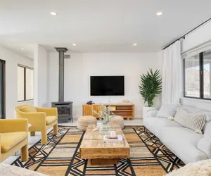 Photo 3 - Lava Rocks by Avantstay Gorgeous Desert Haven w/ Pool, Hot Tub, Fire Pit & Ping Pong!