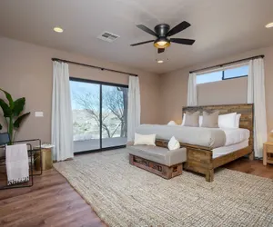 Photo 4 - Desert Stone by Avantstay Contemporary Desert Oasis With Pool & Hot Tub