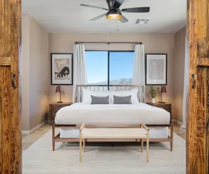 Photo 5 - Desert Stone by Avantstay Contemporary Desert Oasis With Pool & Hot Tub