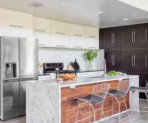 Photo 4 - Barton by Avantstay Lake Views w/ Hot Tub, Pool & Ping Pong!