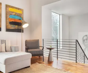 Photo 5 - Barton by Avantstay Lake Views w/ Hot Tub, Pool & Ping Pong!