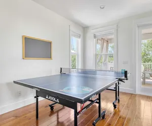 Photo 4 - Bellview by Avantstay Gorgeous Home w/ Multiple Balconies & Living Areas